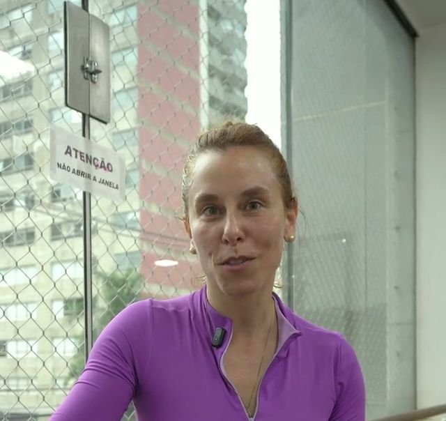 Carolina, 47 anos, no estúdio