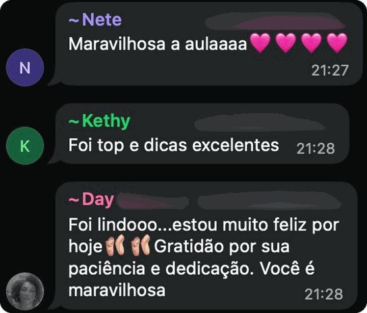 Três alunas elogiando a primeira aula